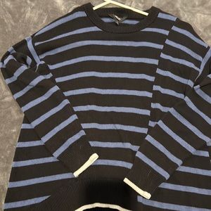 Simply Vera Wang sweater. Size L